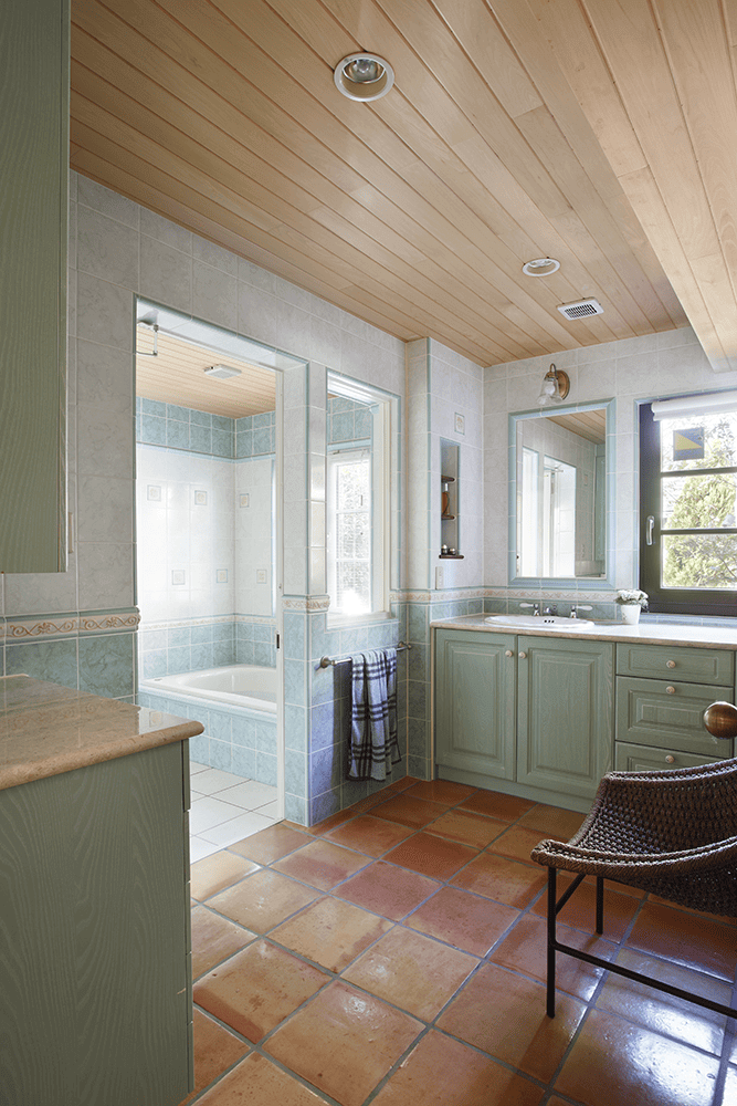 南国の癒しを感じる、リゾートスタイルの洗面所