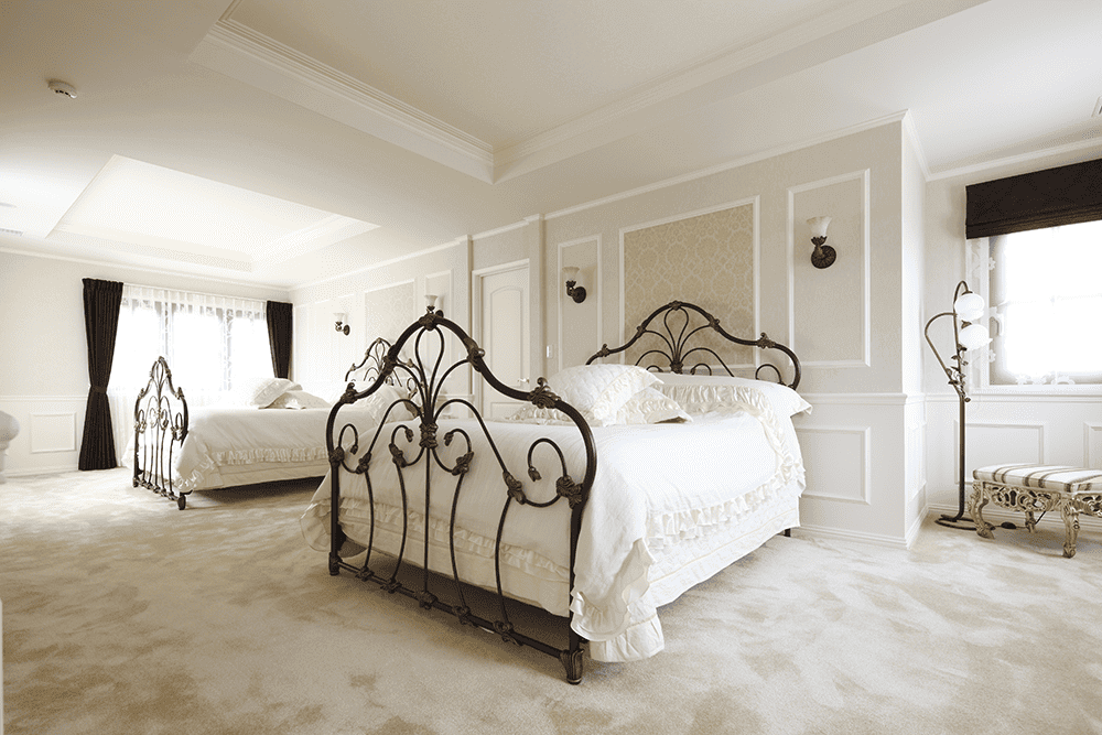 白の気品が際立つ 上質でエレガントなベッドルーム-1