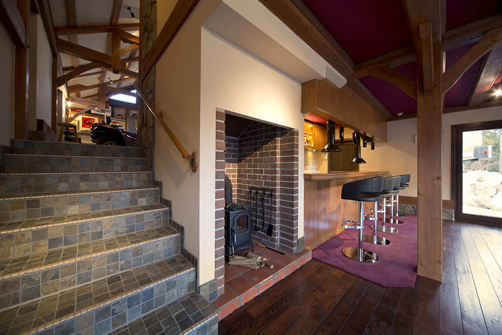暖炉とバーカウンターで非日常を愉しむ大人の隠れ家別荘-3