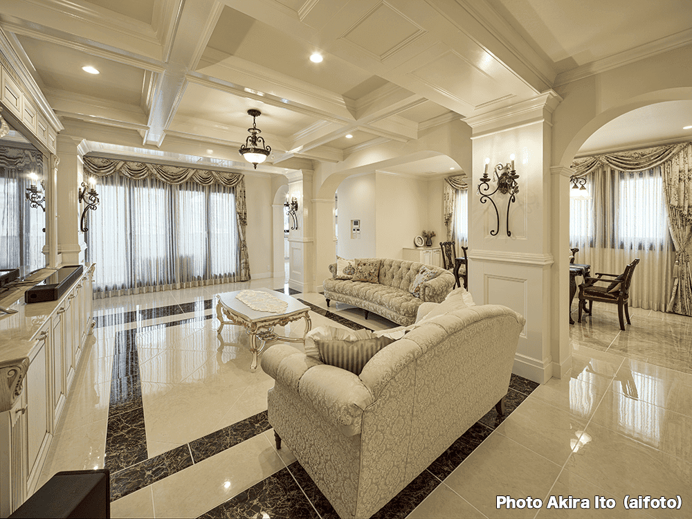 格子天井と大理石が織りなすクラシカルなヨーロッパ空間-1