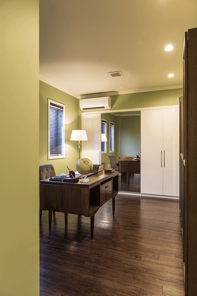 仕事と趣味に没頭できる、機能美を追求した大人の書斎-1