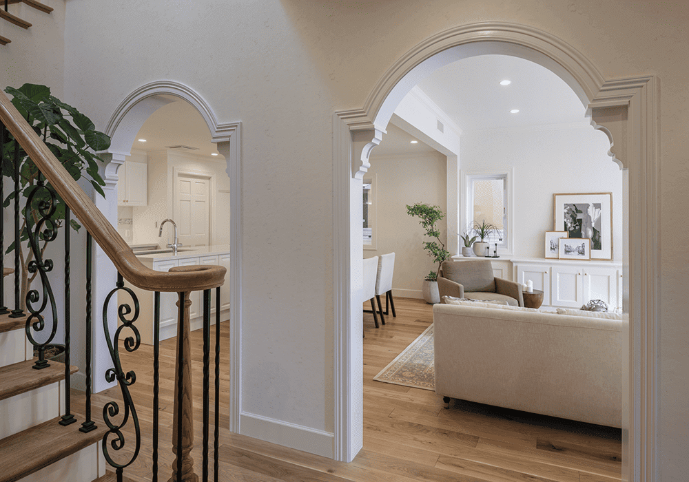 優美なアーチと塔屋デザインが映えるホテルライクな空間-1