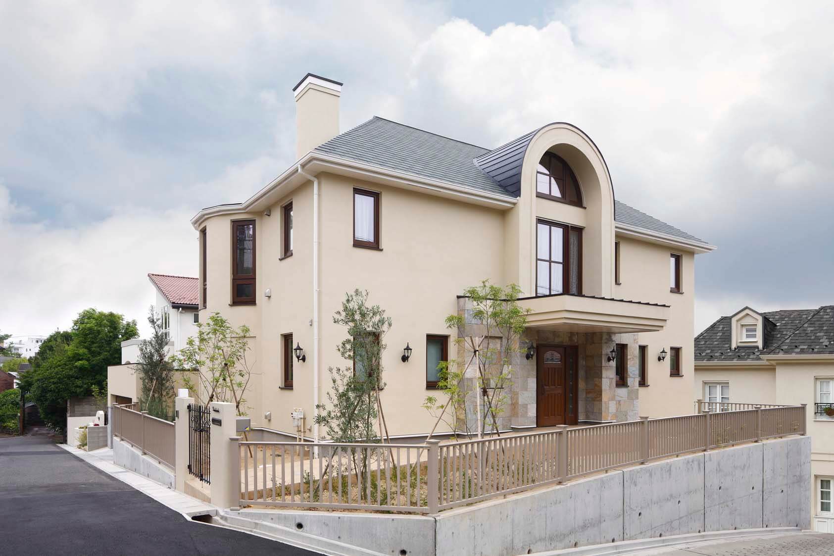 アーチが組み立てるクラシカルスタイル